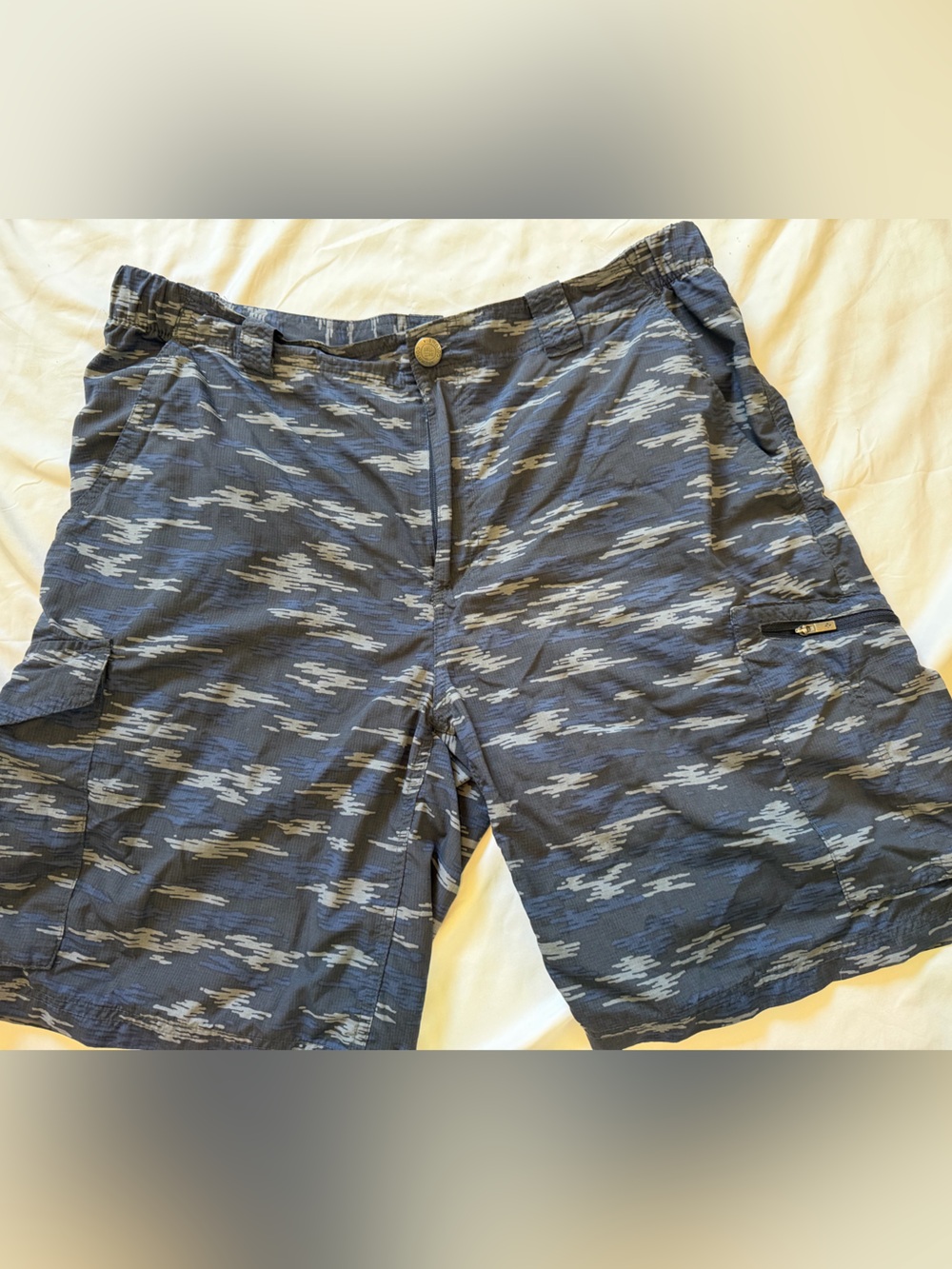 Columbia Men's Gray and Blue Camo Casual Button-Front Shorts